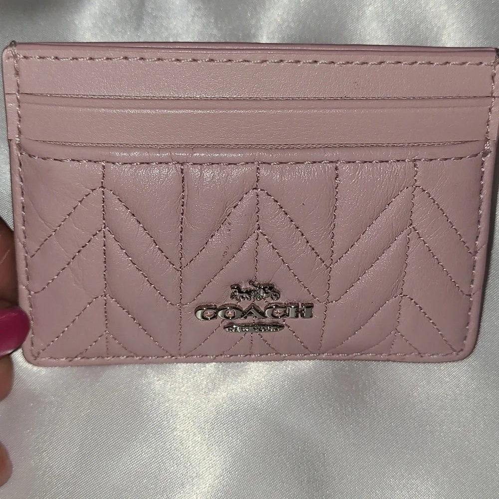 Coach Mauve Quilted Leather Card Holder with Silver Hardware 4.25×3 - Picture 4 of 5